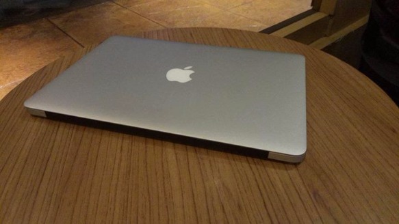 Macbook Air (13-inch, Mid 2012) Core i5 photo